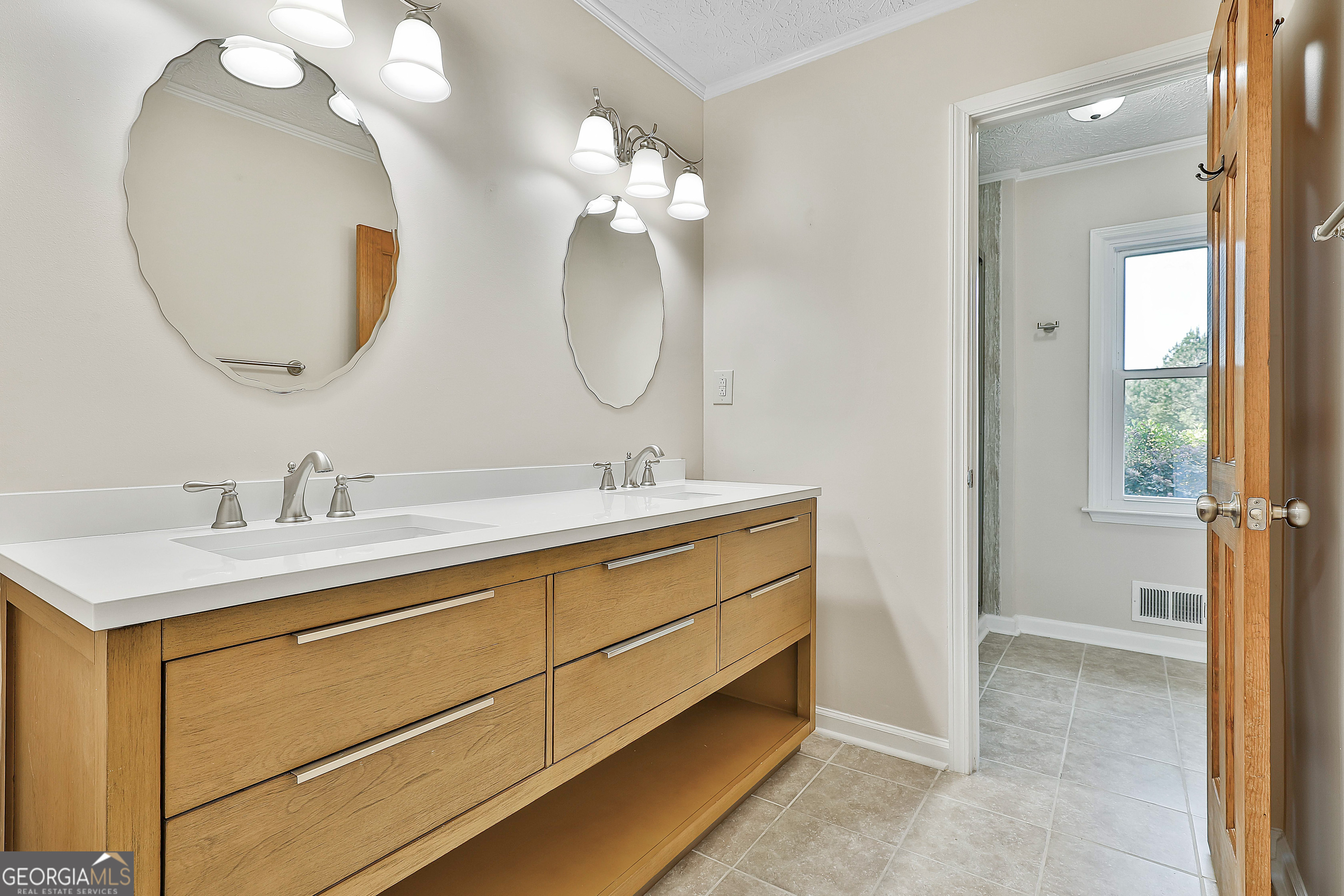 Fayetteville, Georgia 30215, United States, 3 Bedrooms Bedrooms, ,2 BathroomsBathrooms,Residential,Active,210987