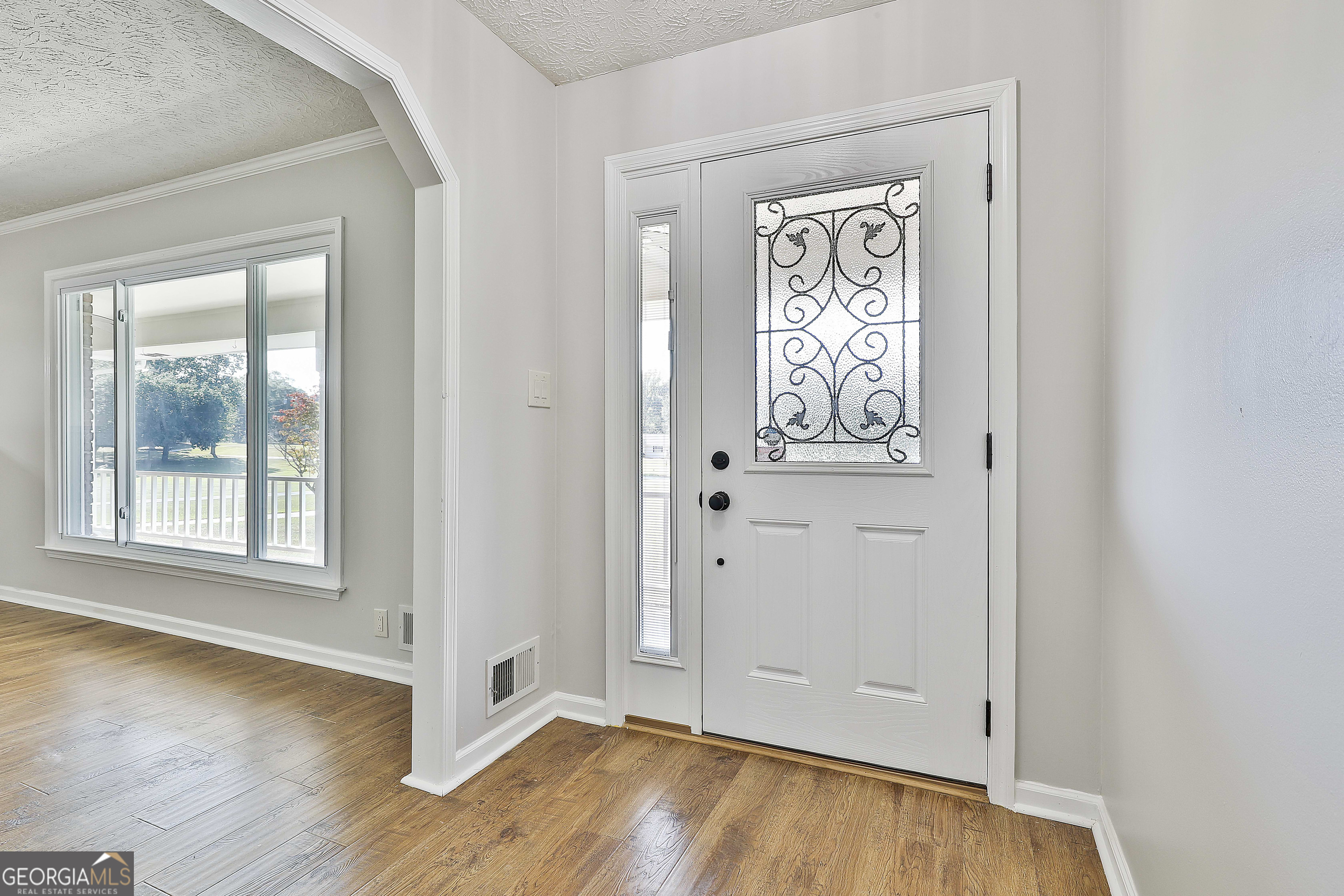 Fayetteville, Georgia 30215, United States, 3 Bedrooms Bedrooms, ,2 BathroomsBathrooms,Residential,Active,210987