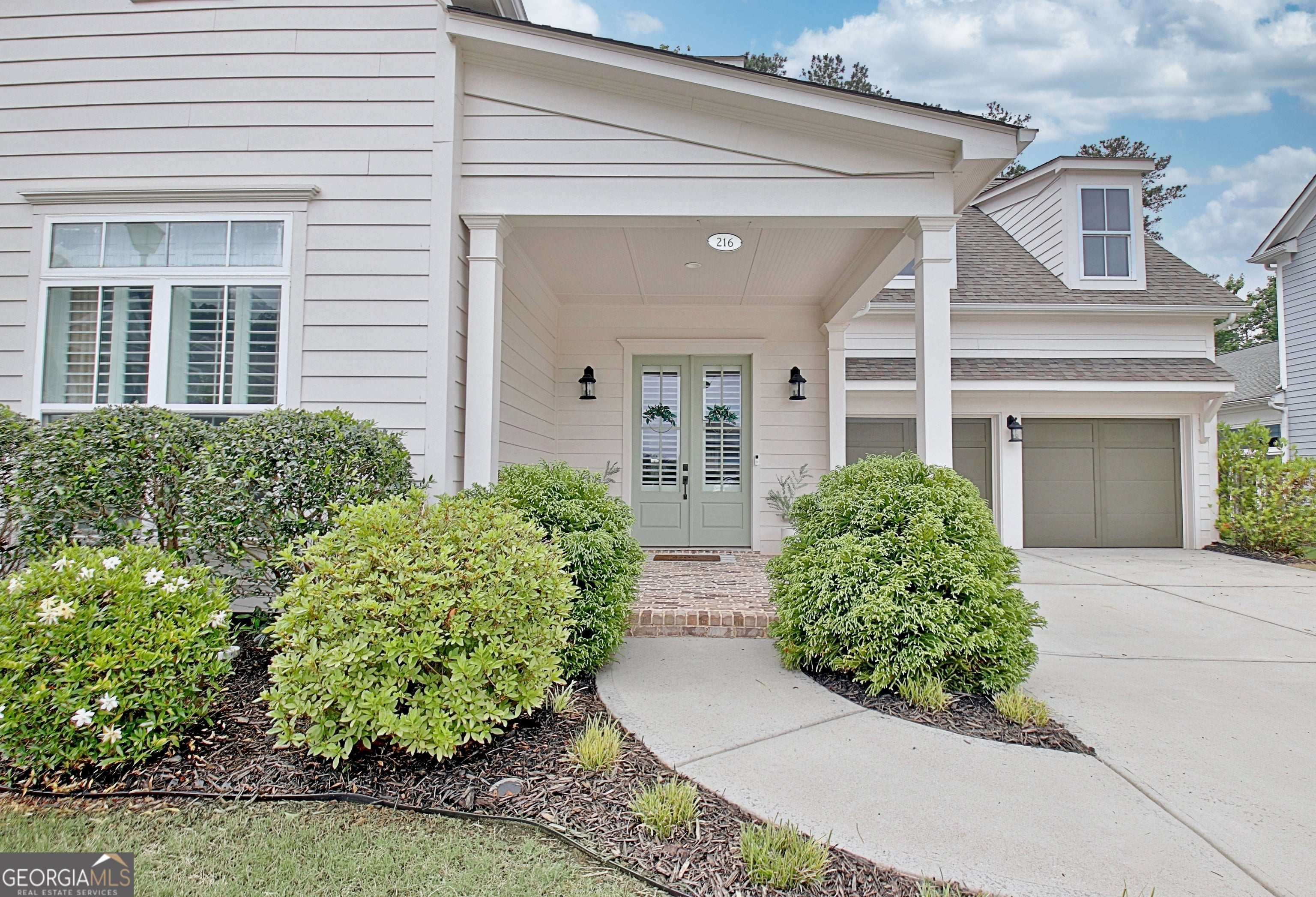 216 Bandon WAY