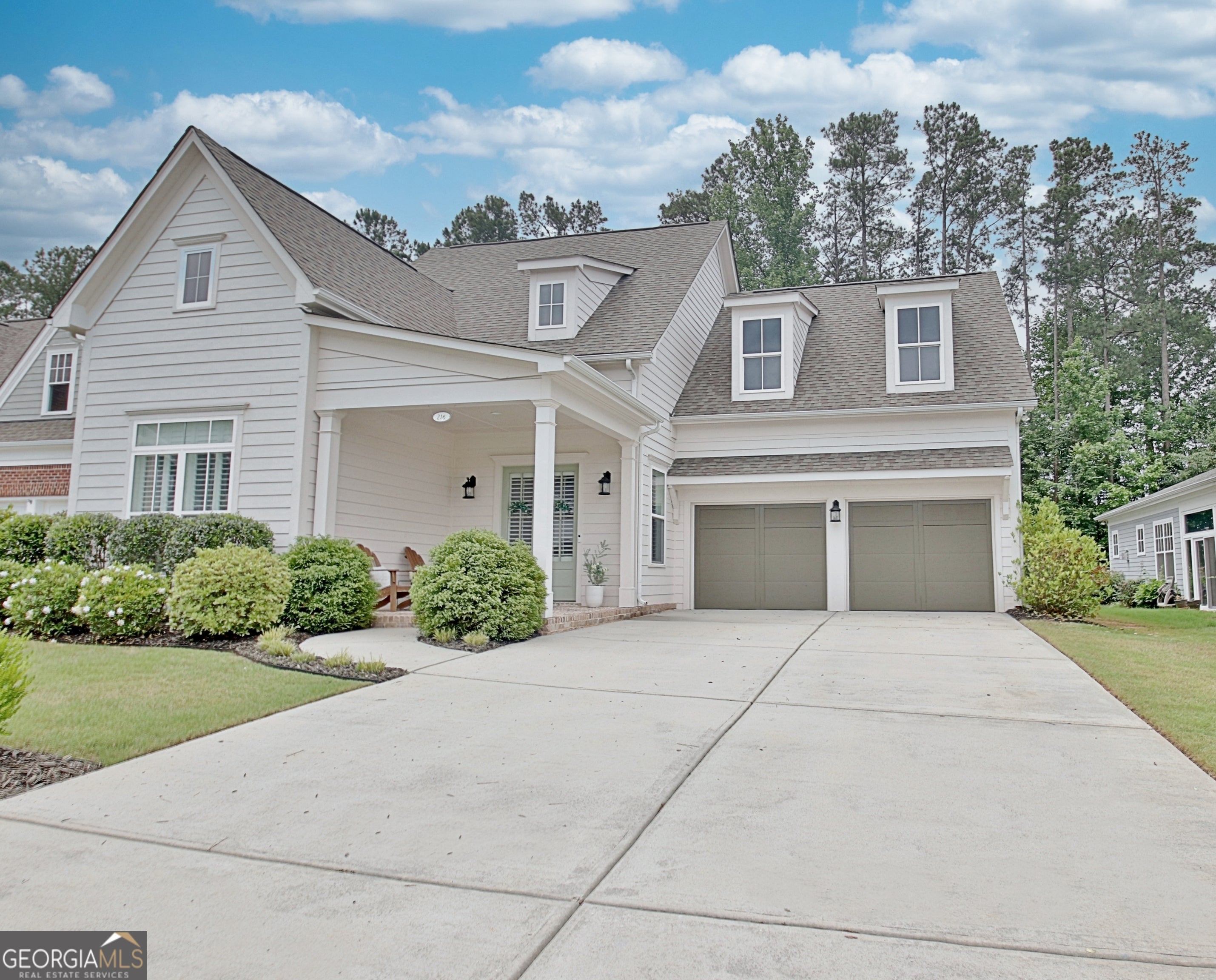 216 Bandon WAY