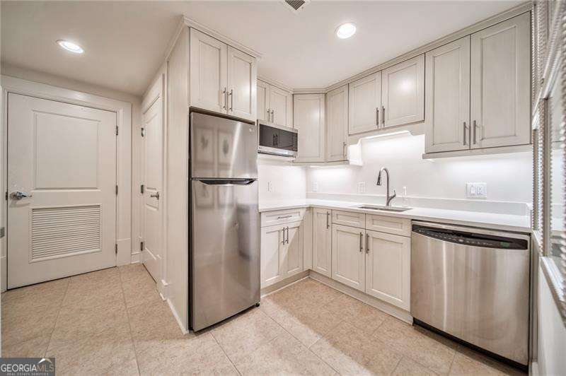 Atlanta, Georgia 30339, United States, 2 Bedrooms Bedrooms, ,2 BathroomsBathrooms,Residential,Active,1614