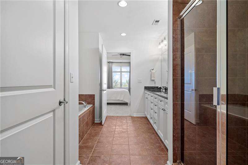 Atlanta, Georgia 30339, United States, 2 Bedrooms Bedrooms, ,2 BathroomsBathrooms,Residential,Active,1614