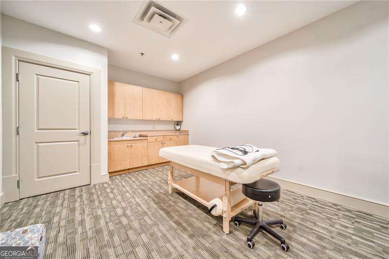 Atlanta, Georgia 30339, United States, 2 Bedrooms Bedrooms, ,2 BathroomsBathrooms,Residential,Active,1614