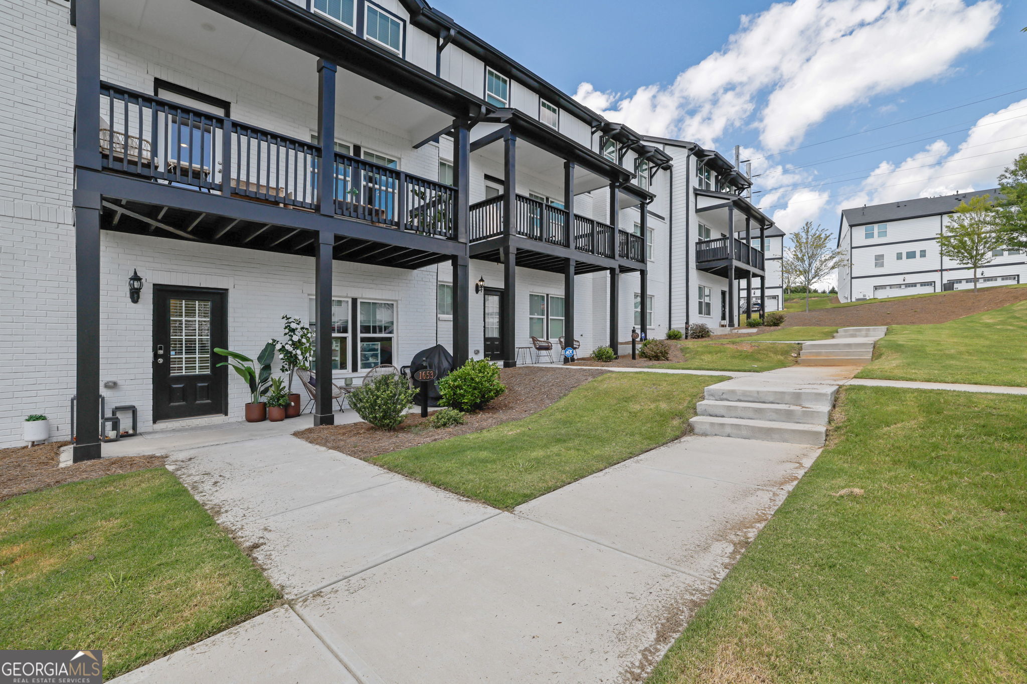 1653 Switchgrass AVE