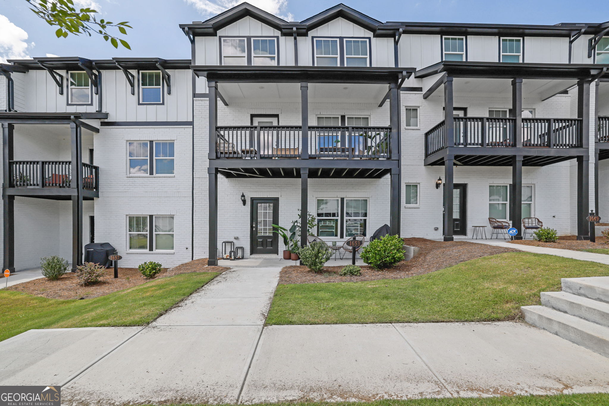 1653 Switchgrass AVE
