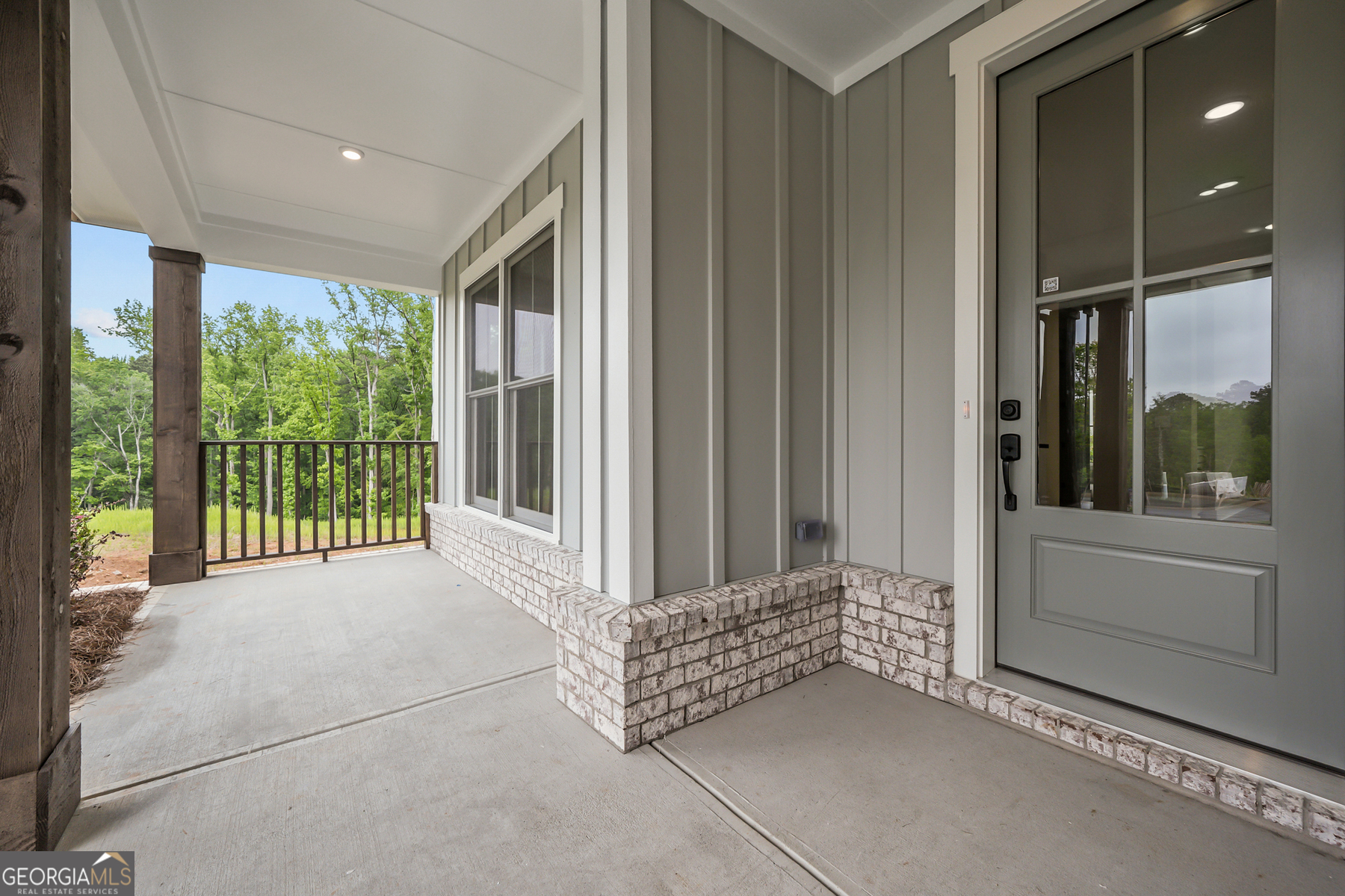 444 Lower Shoreline Ct SW