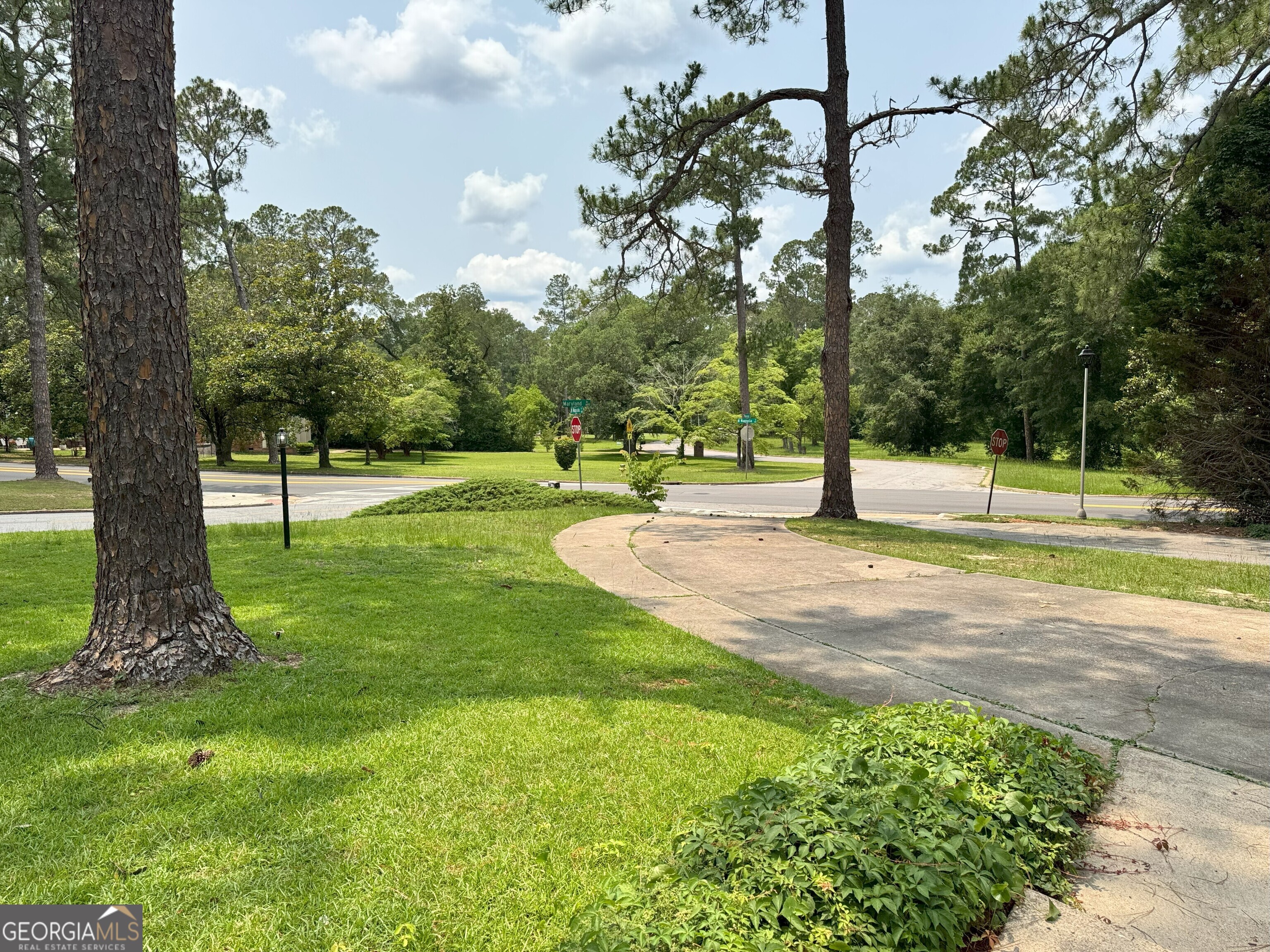 1657 Maryland DR