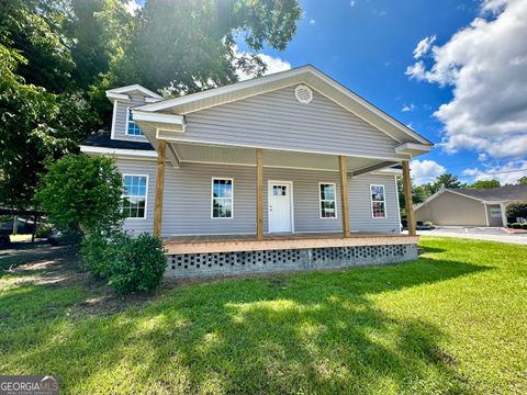 A home in Blackshear