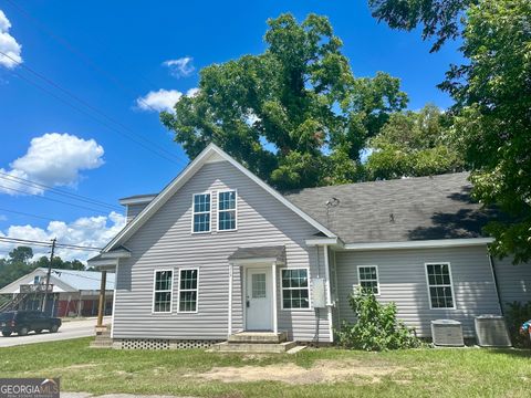 A home in Blackshear