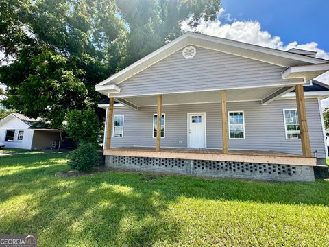 A home in Blackshear