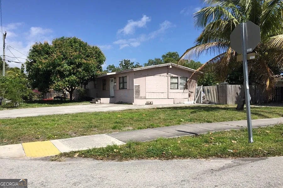 31 NW 17th Court