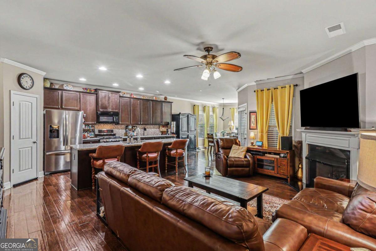 194 Hawthorne Ridge CIR