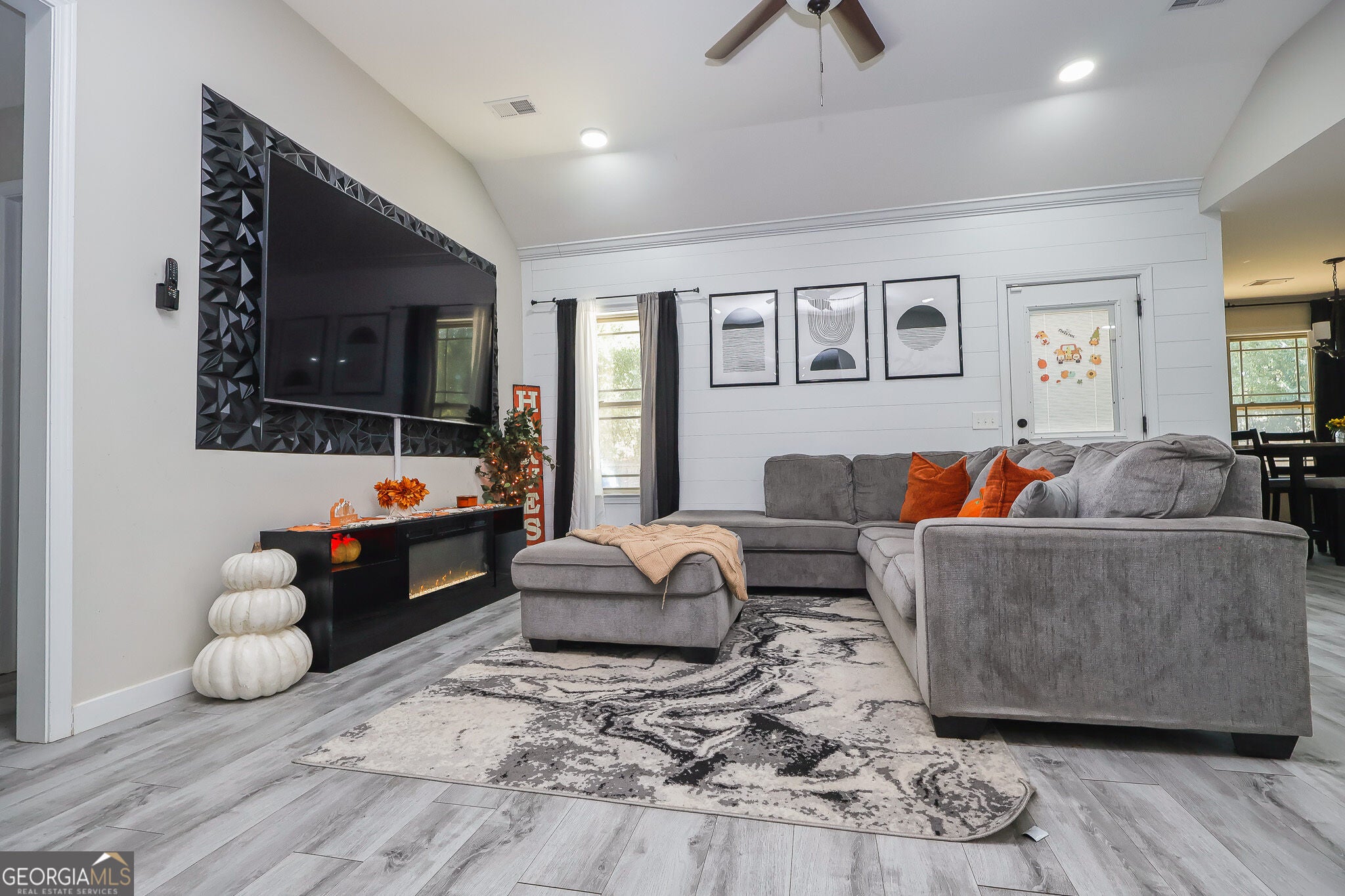 108 Hughes DR
