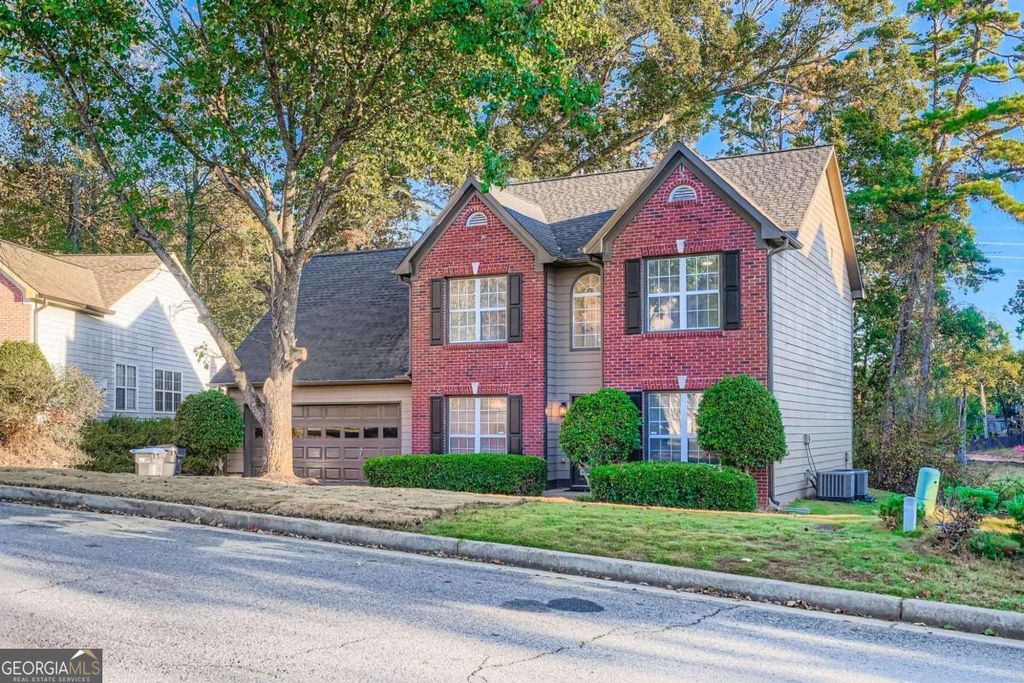 Photo of 1570 TWIN BRIDGE Lane, Lawrenceville, GA 30043 (MLS # 10692085)