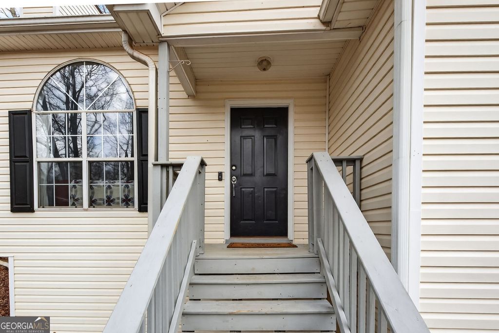 Photo of 150 Elkgrove Drive, Auburn, GA 30011 (MLS # 10662160)