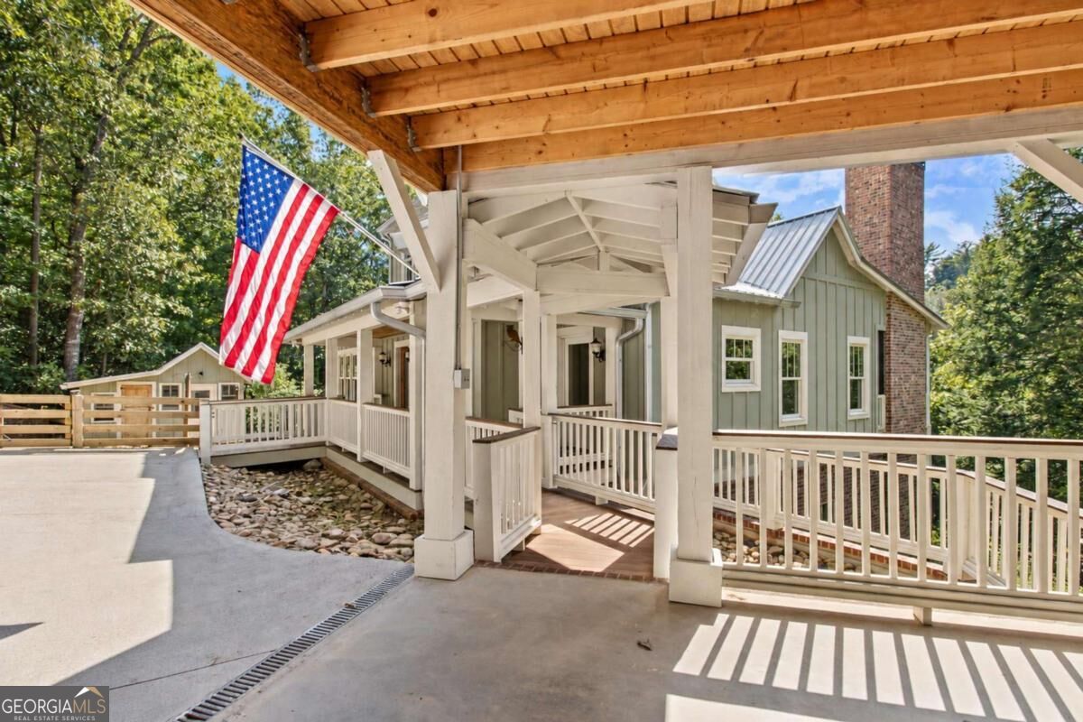 224 River Rock DR