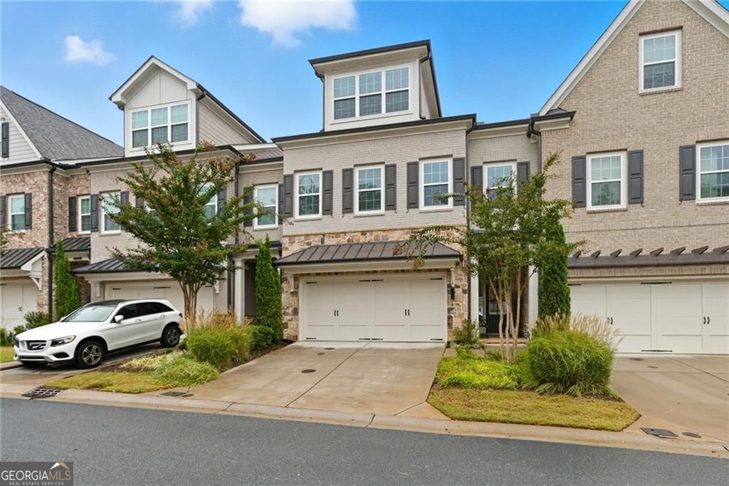 3226 Artessa LN NE