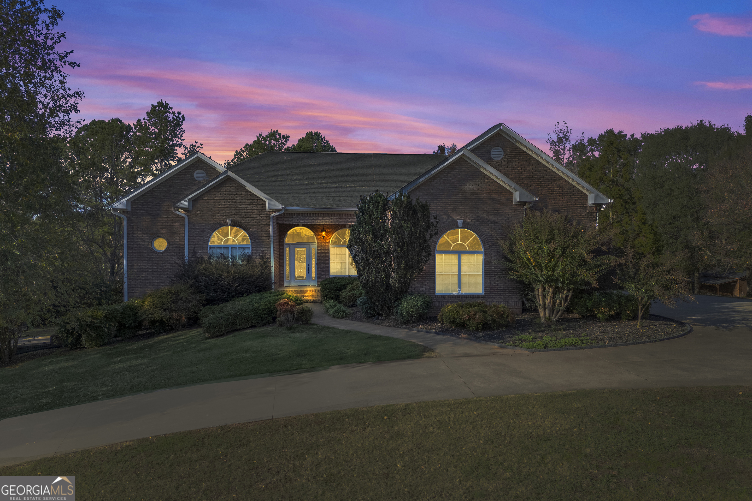 582 Deerfield LN