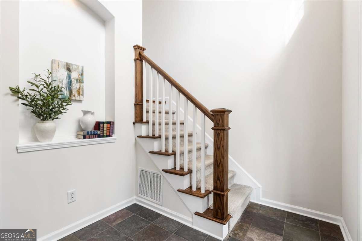 140 Ashbrook LN