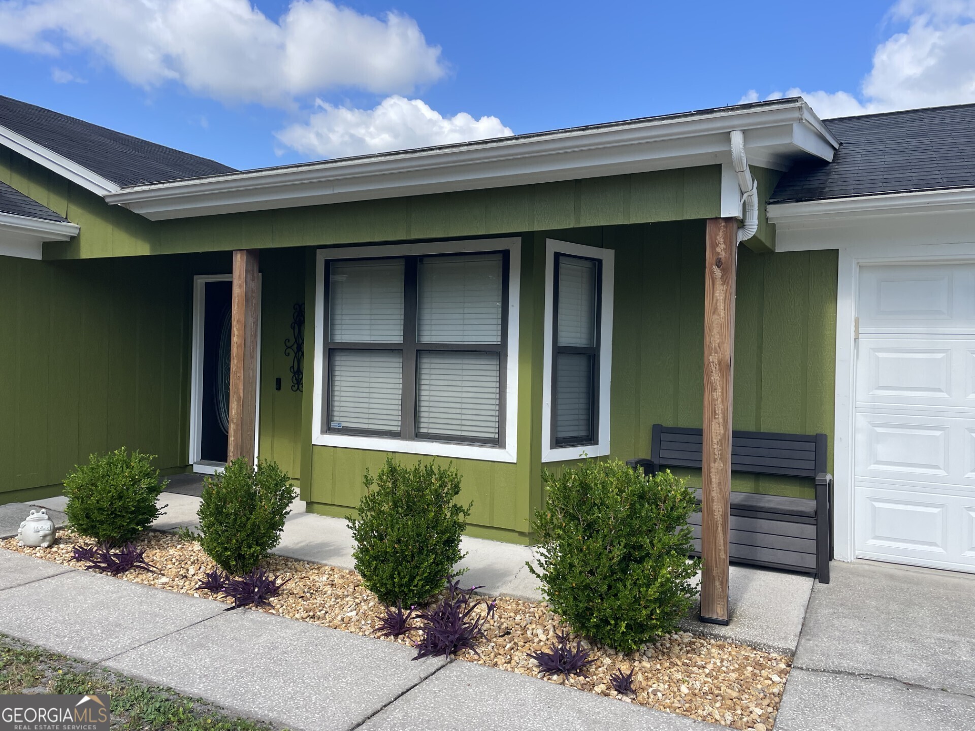 303 Dogwood CT