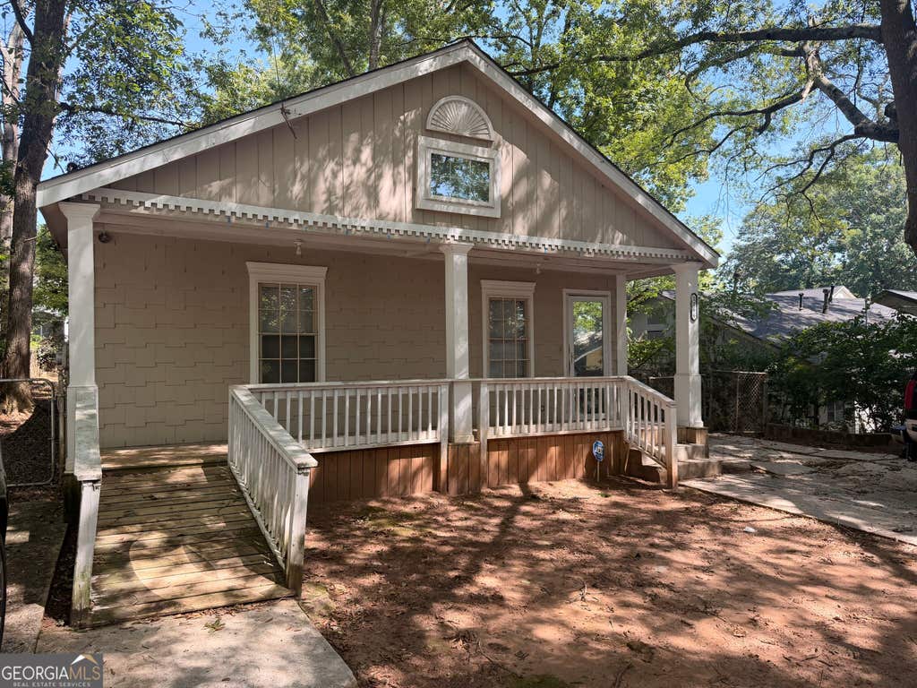 Photo of 1166 Garibaldi Street SW, Atlanta, GA 30310 (MLS # 10830500)