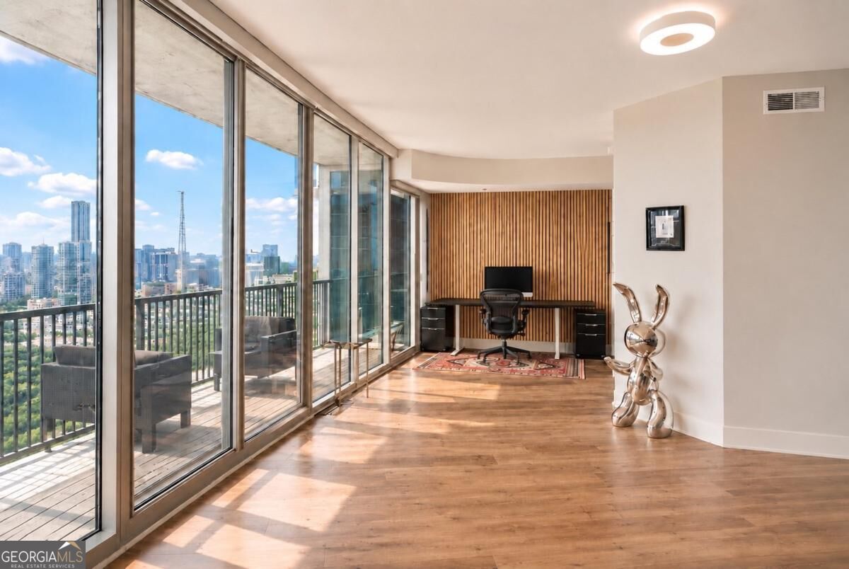 1080 Peachtree ST NE 2905