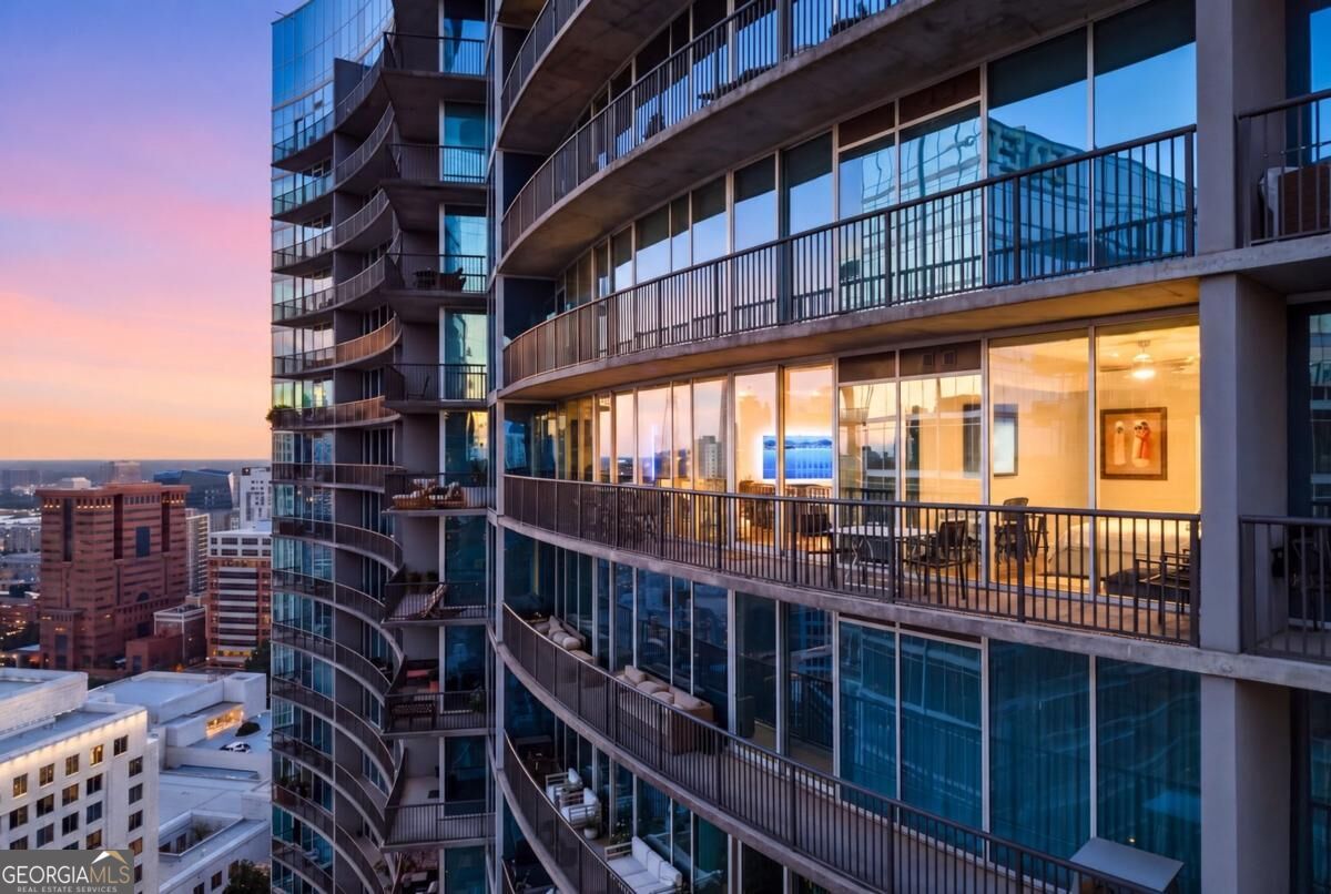 1080 Peachtree ST NE 2905