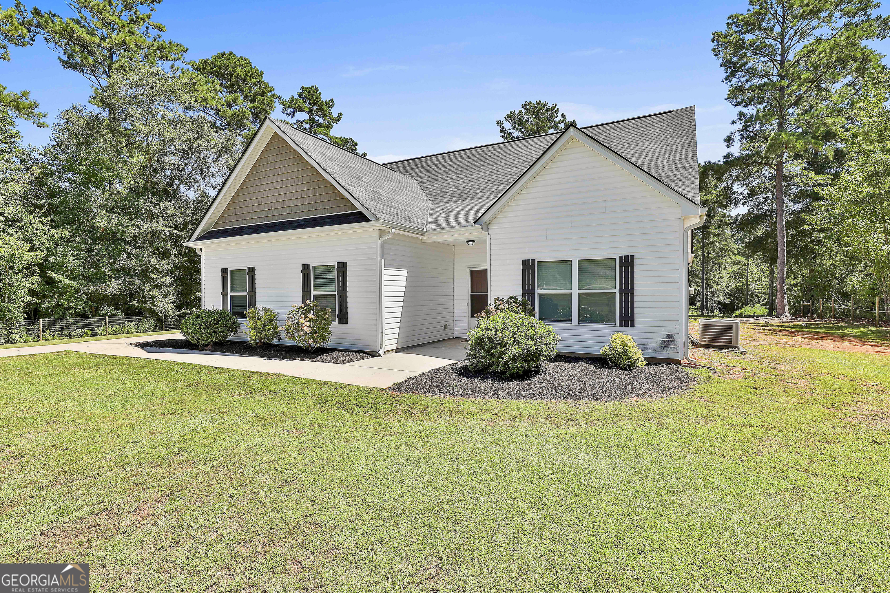 Luthersville, Georgia 30251, United States, 4 Bedrooms Bedrooms, ,2 BathroomsBathrooms,Residential,Active,201664