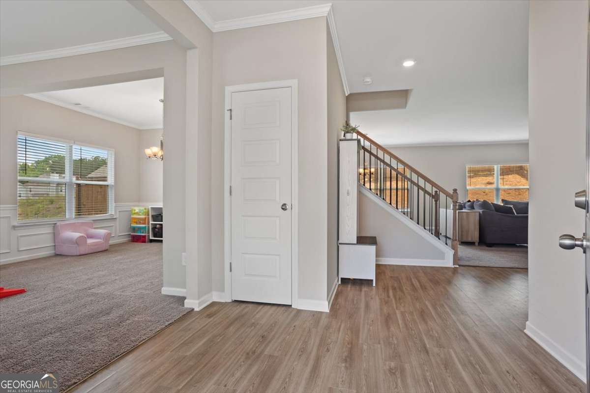 332 Belmont LN