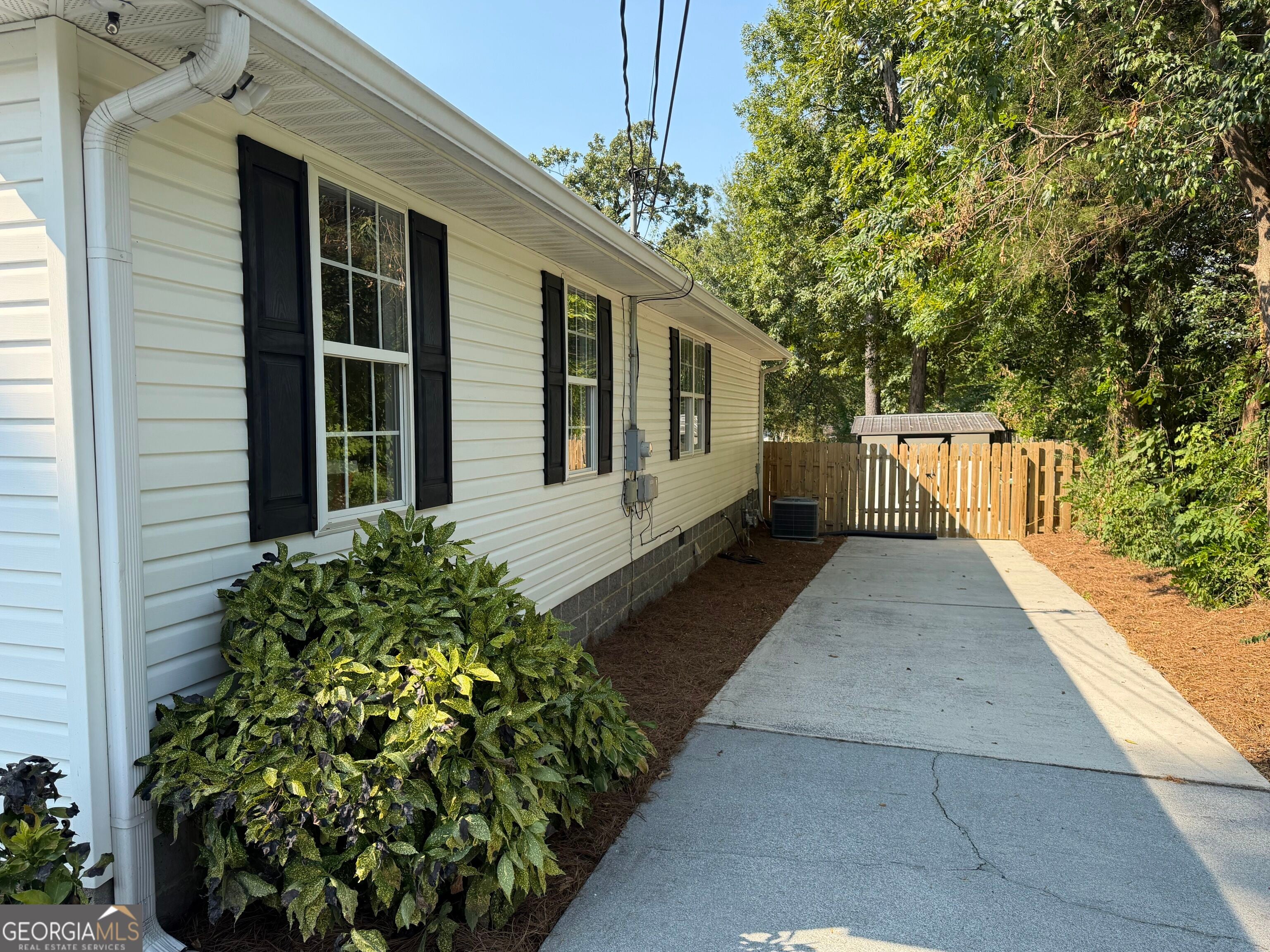 106 Robin ST NW
