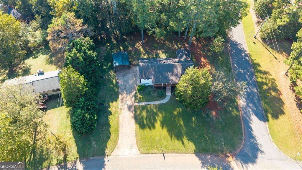 Photo of 303 Old Farm Road, Woodstock, GA 30188 (MLS # 10873382)