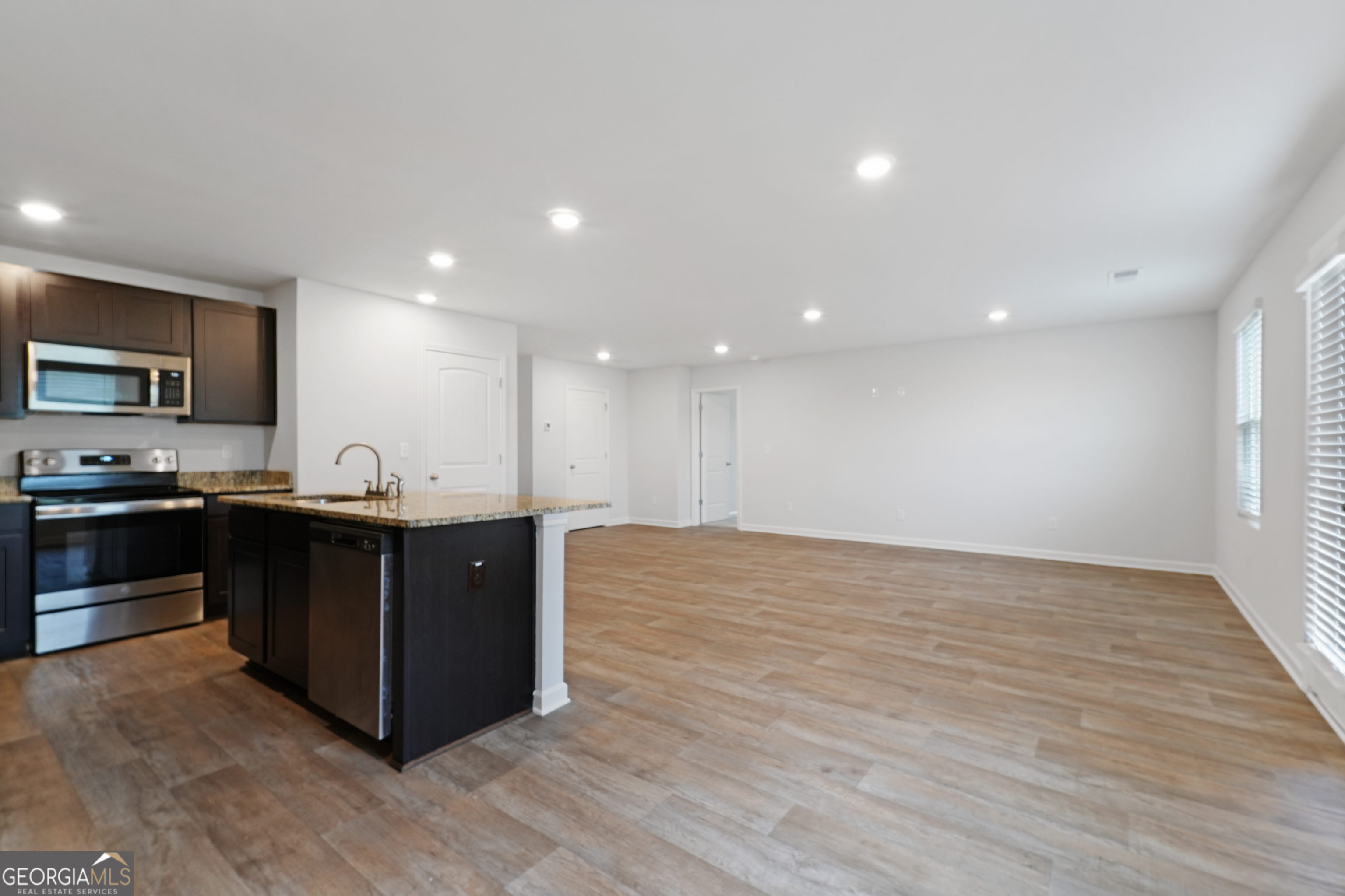 7210 Winterberry CIR