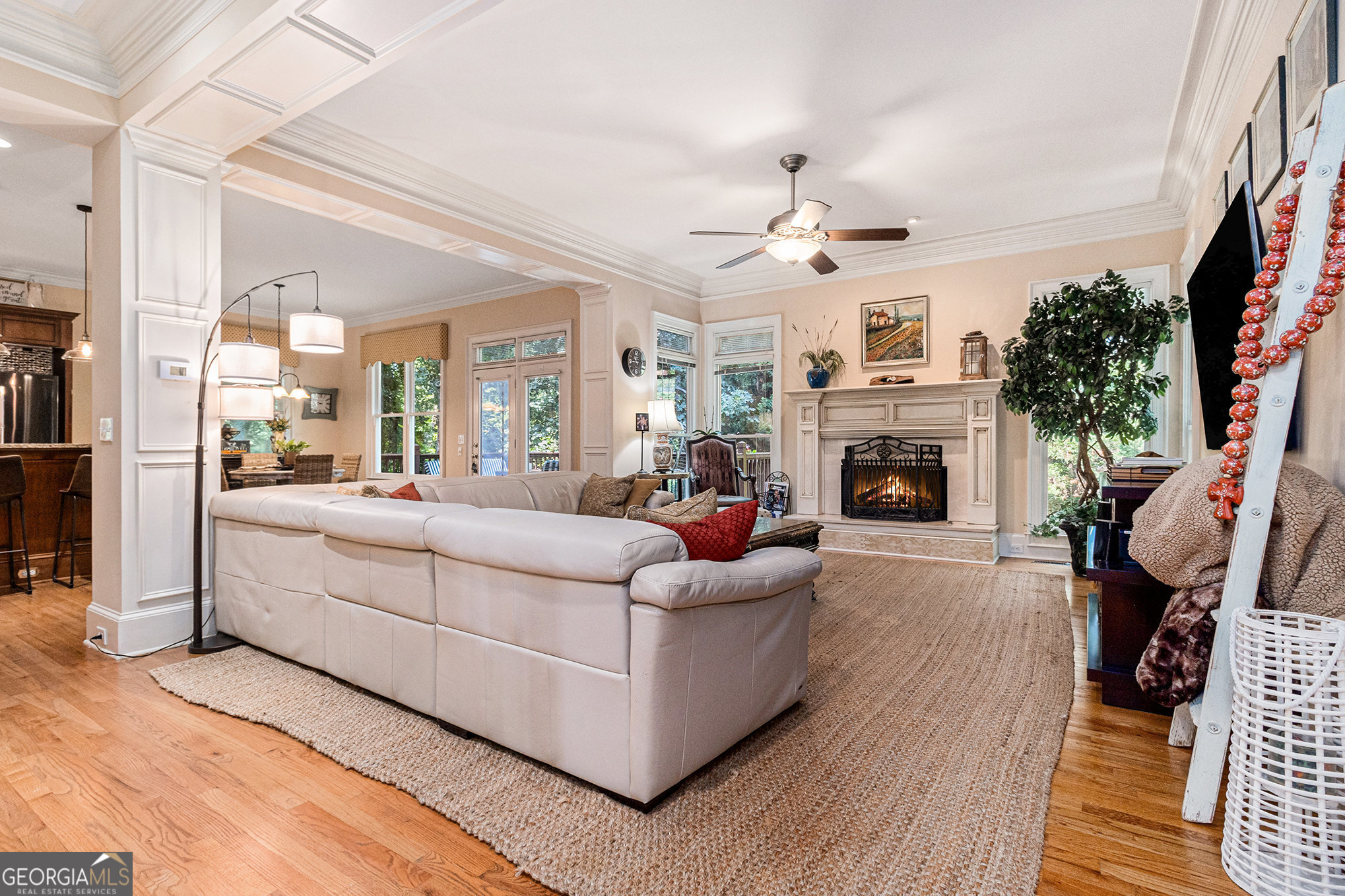 3698 Lakeview DR