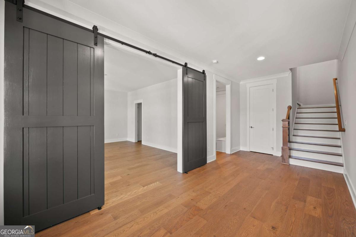 467 Chandler LN