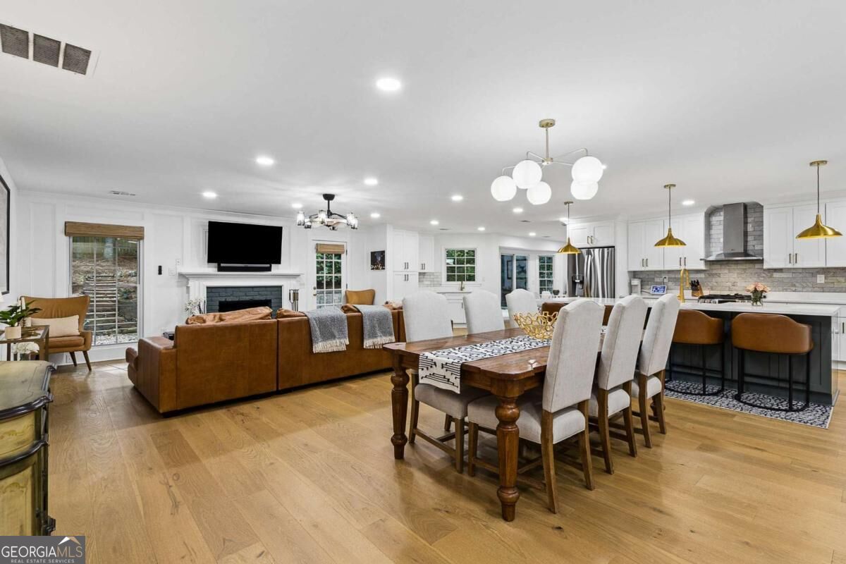 2658 Chimney Springs DR