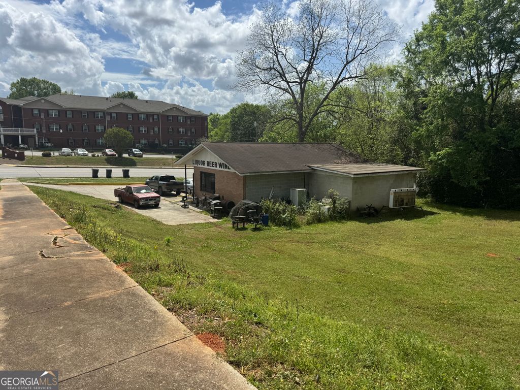 Photo of 901 W Montgomery St, Milledgeville, GA 31061 (MLS # 10726437)