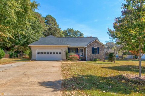 Photo of 54 Surrey Trail SE, Rome, GA 30161 (MLS # 20081965)