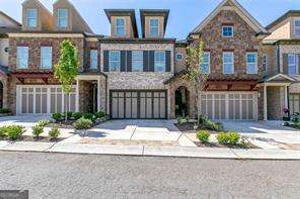 Photo of 121 Via Roma, Woodstock, GA 30188 (MLS # 10723644)