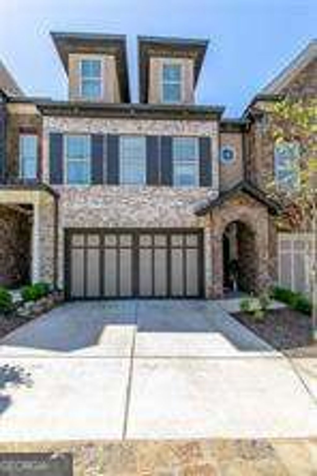 Photo of 121 Via Roma, Woodstock, GA 30188 (MLS # 10723644)