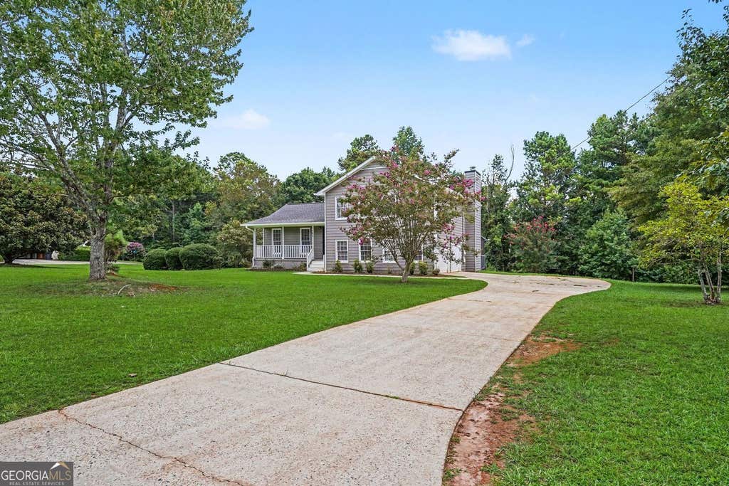 Photo of 125 Beacon Drive, Fayetteville, GA 30215 (MLS # 10825720)
