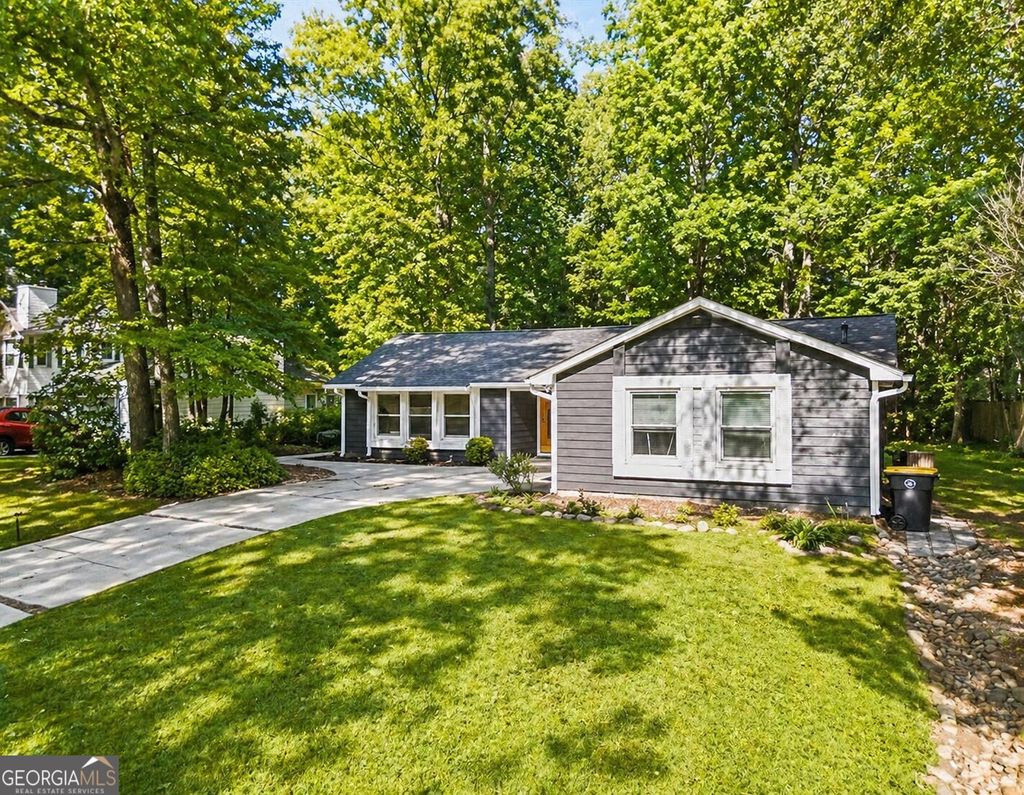 Photo of 135 Summer Brooke, Peachtree City, GA 30269 (MLS # 10741494)