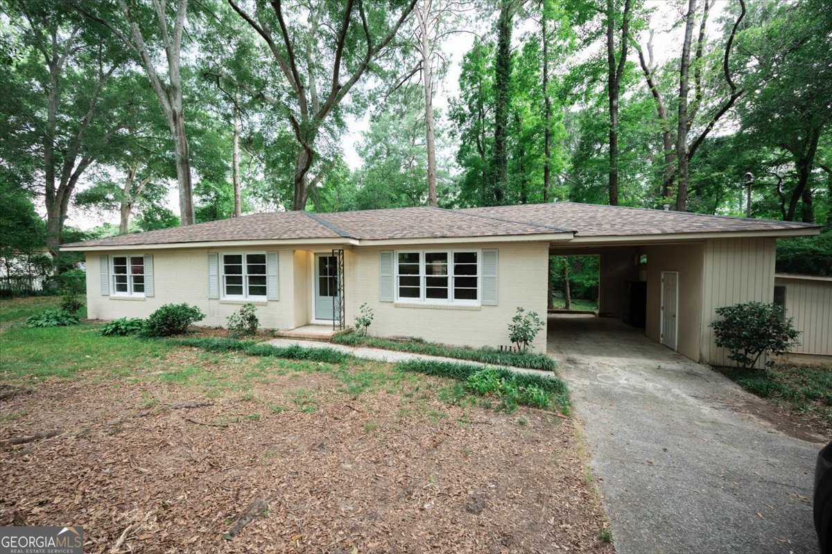 831 Forest Hill CT