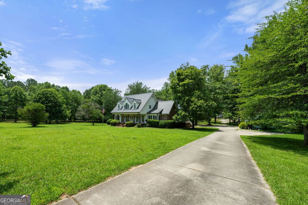 Photo of 1228 J D Walton Road, Newnan, GA 30263 (MLS # 10788361)