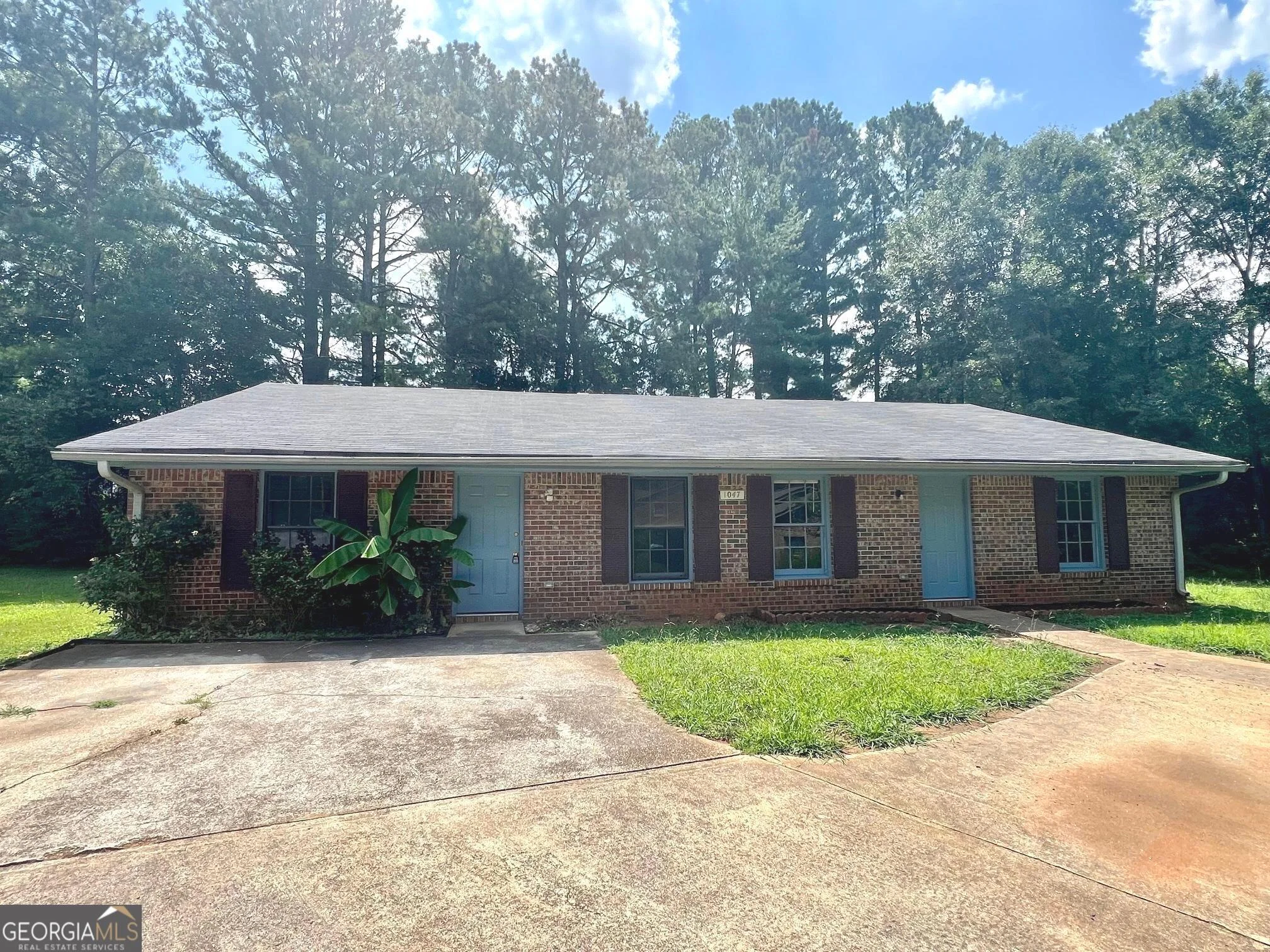 1047 Chestnut Oak Court NE