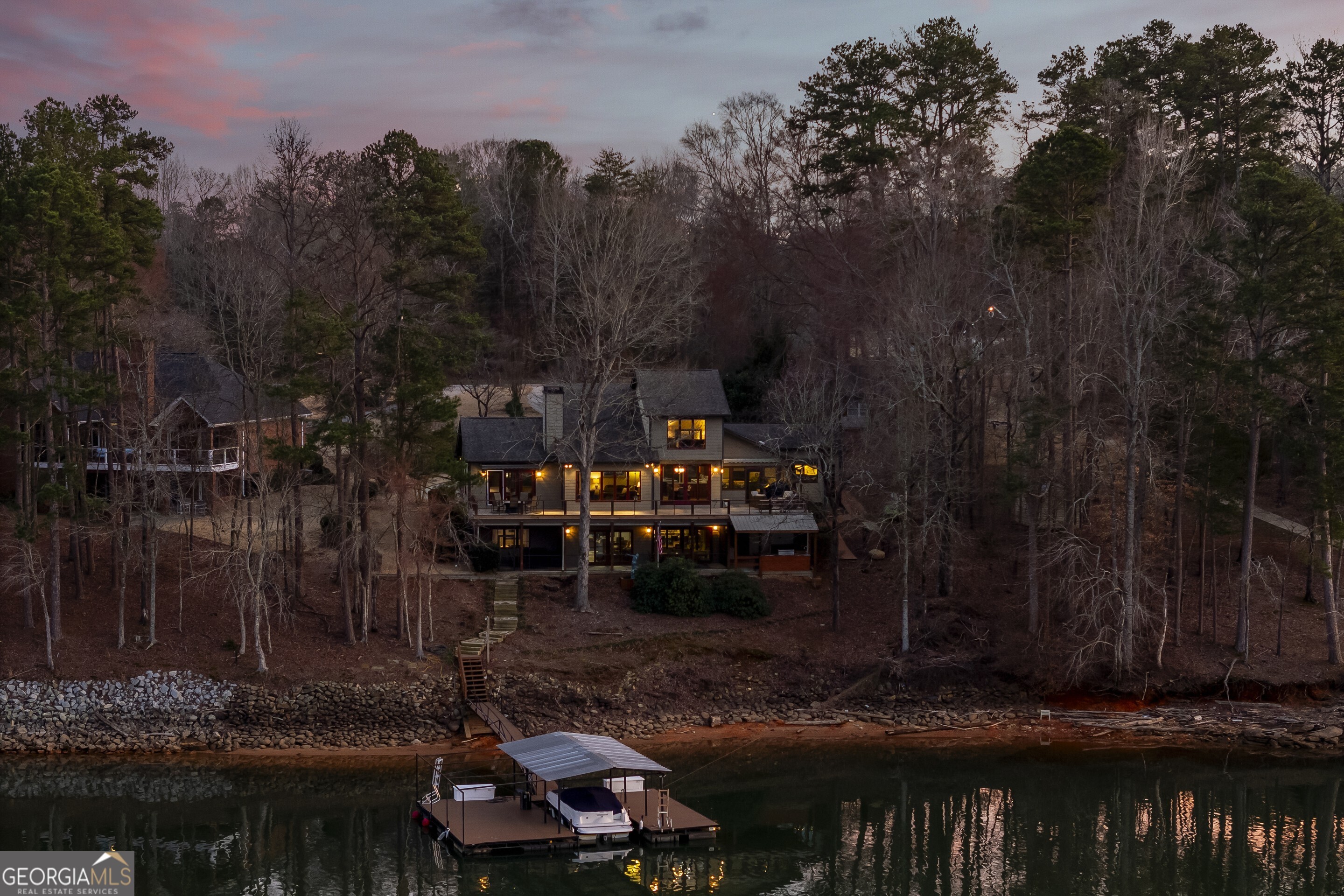 Toccoa, Georgia 30577, United States, 4 Bedrooms Bedrooms, ,4 BathroomsBathrooms,Residential,Pending,4116