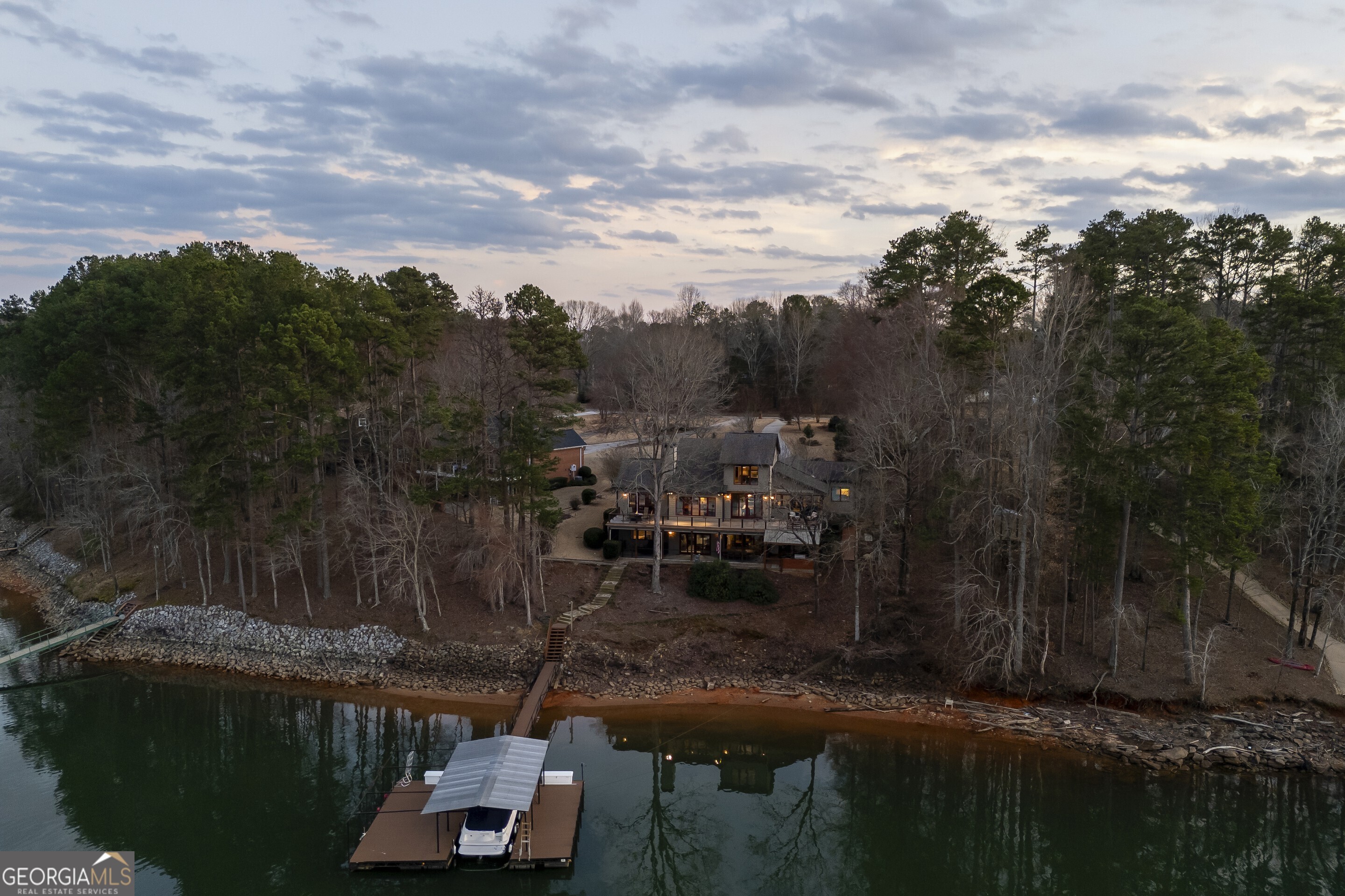 Toccoa, Georgia 30577, United States, 4 Bedrooms Bedrooms, ,4 BathroomsBathrooms,Residential,Pending,4116