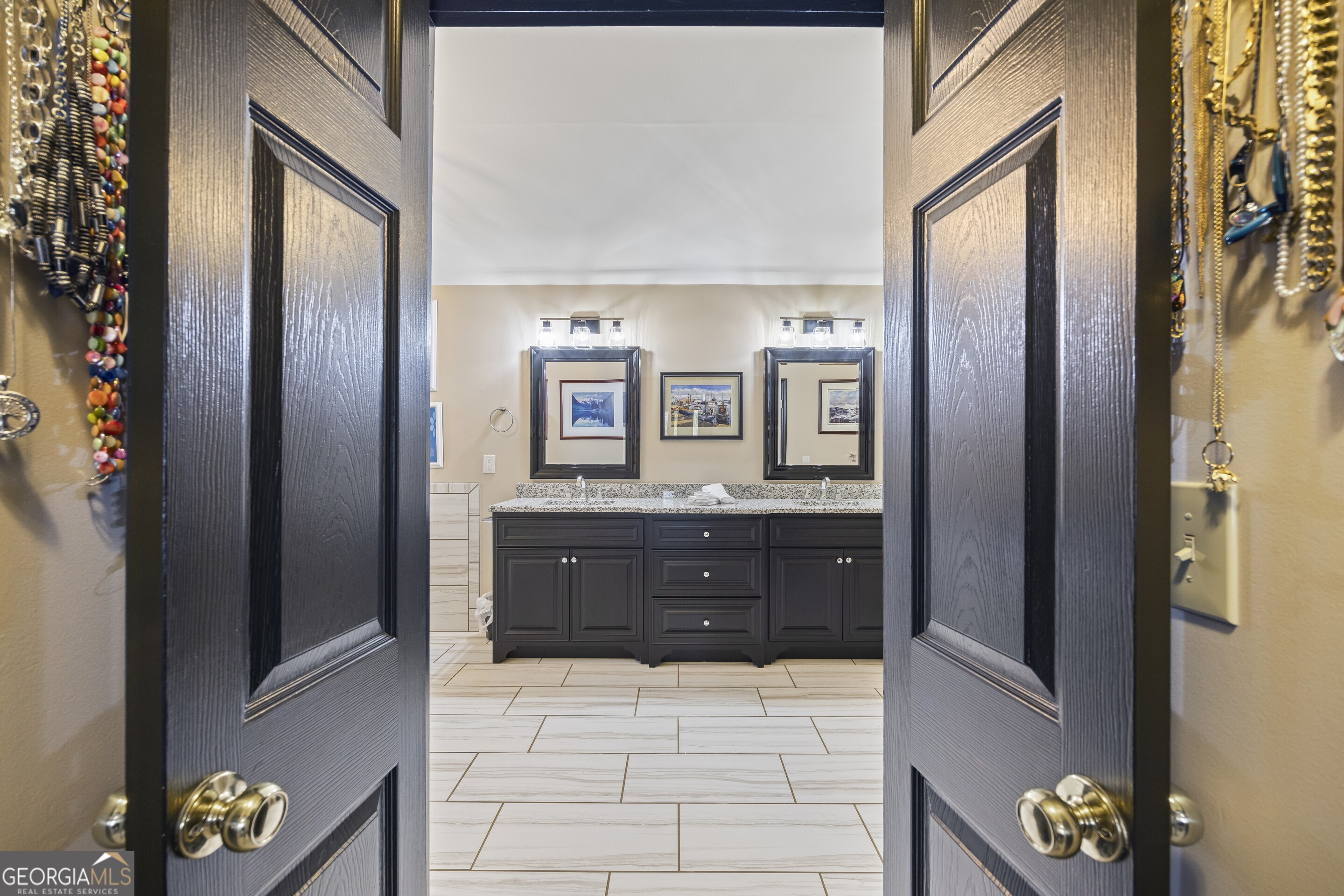 Toccoa, Georgia 30577, United States, 4 Bedrooms Bedrooms, ,4 BathroomsBathrooms,Residential,Pending,4116