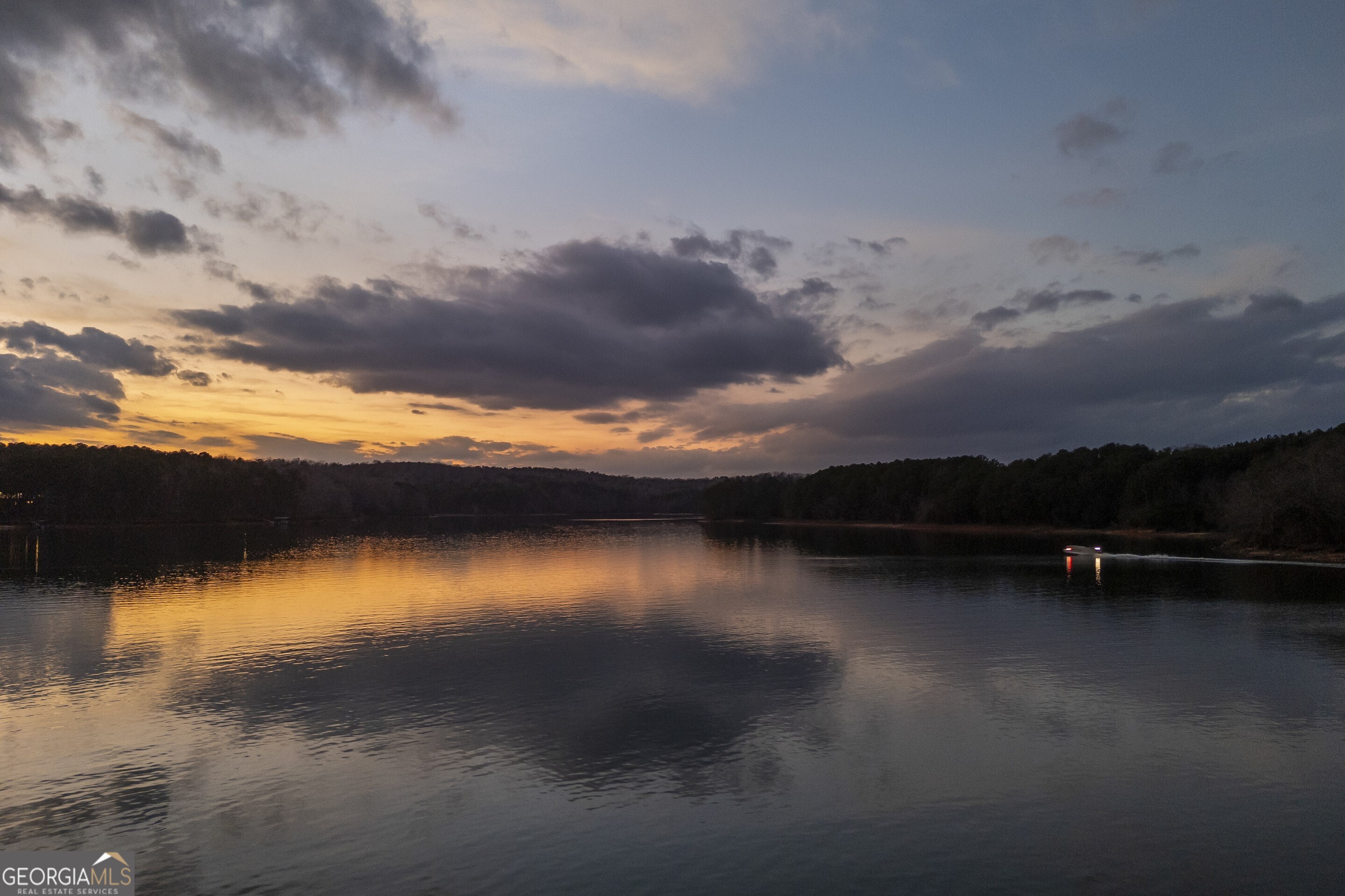 Toccoa, Georgia 30577, United States, 4 Bedrooms Bedrooms, ,4 BathroomsBathrooms,Residential,Pending,4116