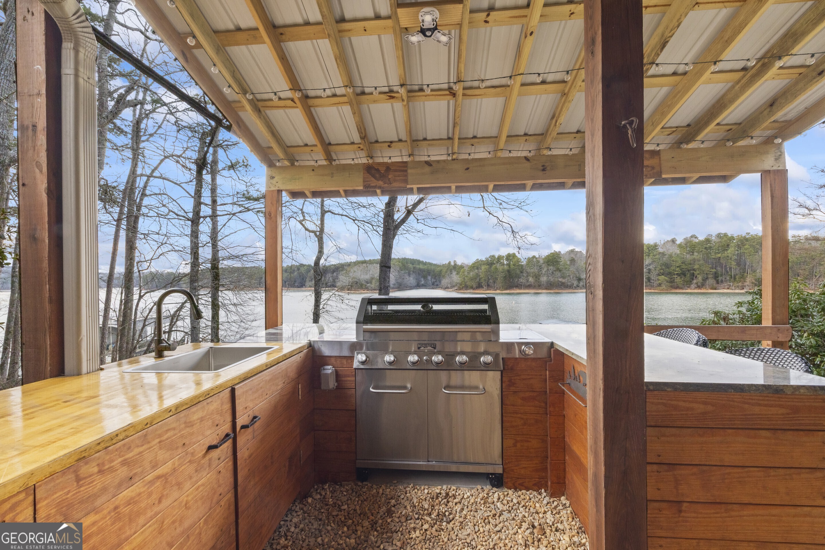 Toccoa, Georgia 30577, United States, 4 Bedrooms Bedrooms, ,4 BathroomsBathrooms,Residential,Pending,4116