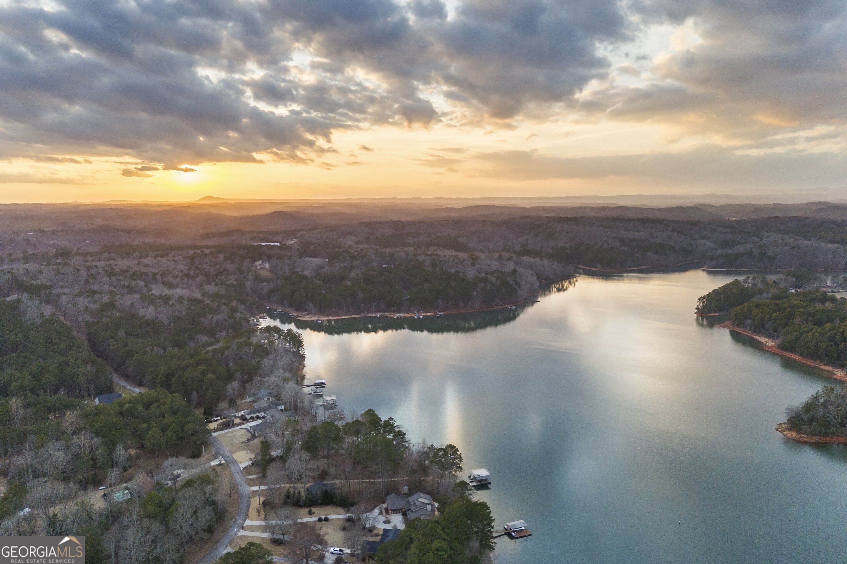 Toccoa, Georgia 30577, United States, 4 Bedrooms Bedrooms, ,4 BathroomsBathrooms,Residential,Pending,4116